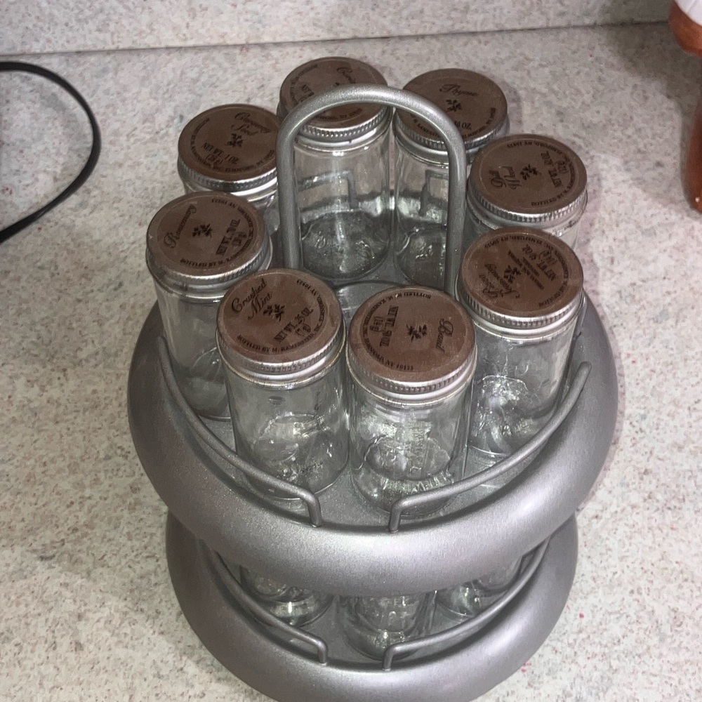 16 Jar Revolving Spice Rack